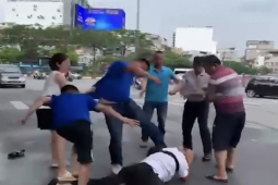 Pháp luật - Phóng viên đài truyền hình bị đánh nằm gục trên đường, công an vào cuộc điều tra