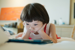 Giáo dục - du học - Cách làm của bà mẹ người Mỹ có con nghiện điện thoại này rất đáng để các phụ huynh học hỏi