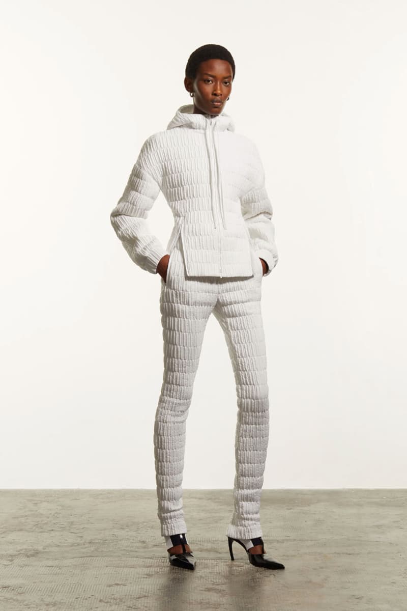 Ferragamo Resort 2024 nâng tầm chủ nghĩa tối giản trong thời trang - 2