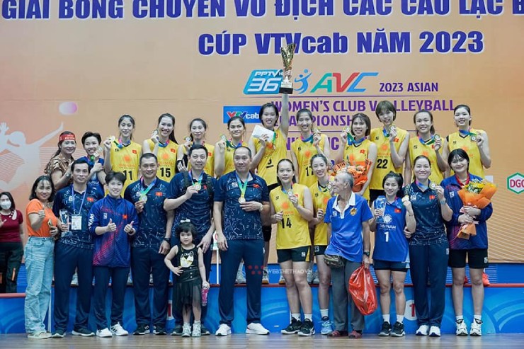 Sau chức vô địch các CLB bóng chuyền Châu Á, HLV Nguyễn Tuấn Kiệt và các học trò có cơ hội lớn vô địch AVC 2023