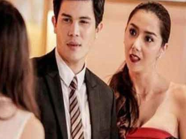 Bạn trẻ - Cuộc sống - Về nhà giữa trưa, tôi sốc nặng khi nghe đoạn hội thoại của chồng và một người phụ nữ lạ trong nhà