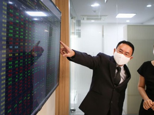 Kinh doanh - Hô hào mua cổ phiếu: Cảnh giác!