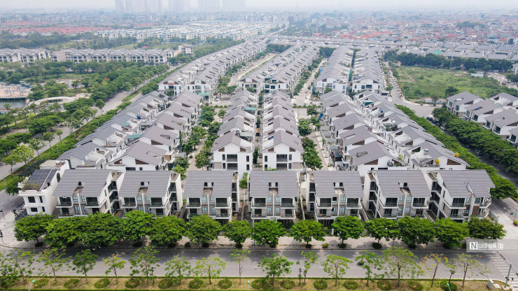Hàng trăm biệt thự bị bỏ hoang tại khu đô thị hơn 7.000 tỷ đồng ở Hà Nội - 2