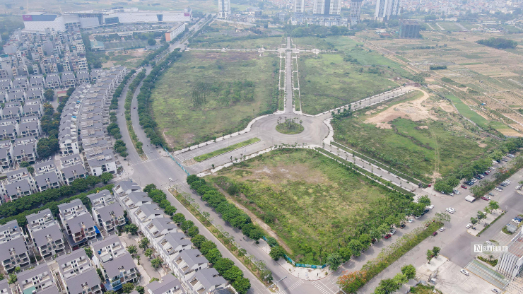 Hàng trăm biệt thự bị bỏ hoang tại khu đô thị hơn 7.000 tỷ đồng ở Hà Nội - 8