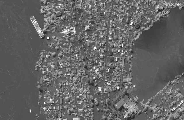 Hình ảnh vệ tinh hé lộ hậu quả thảm khốc từ vụ vỡ đập ở Kherson - 4
