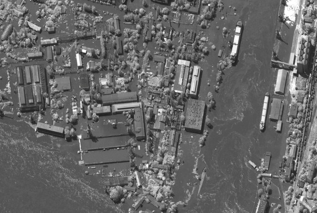 Hình ảnh vệ tinh hé lộ hậu quả thảm khốc từ vụ vỡ đập ở Kherson - 10