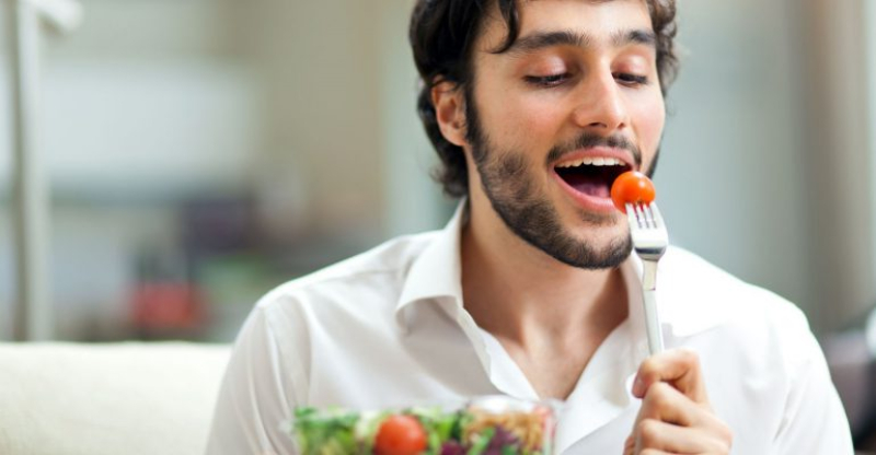 8 loại thực phẩm giúp chàng trẻ trung, khỏe mạnh dẻo dai hơn - 1