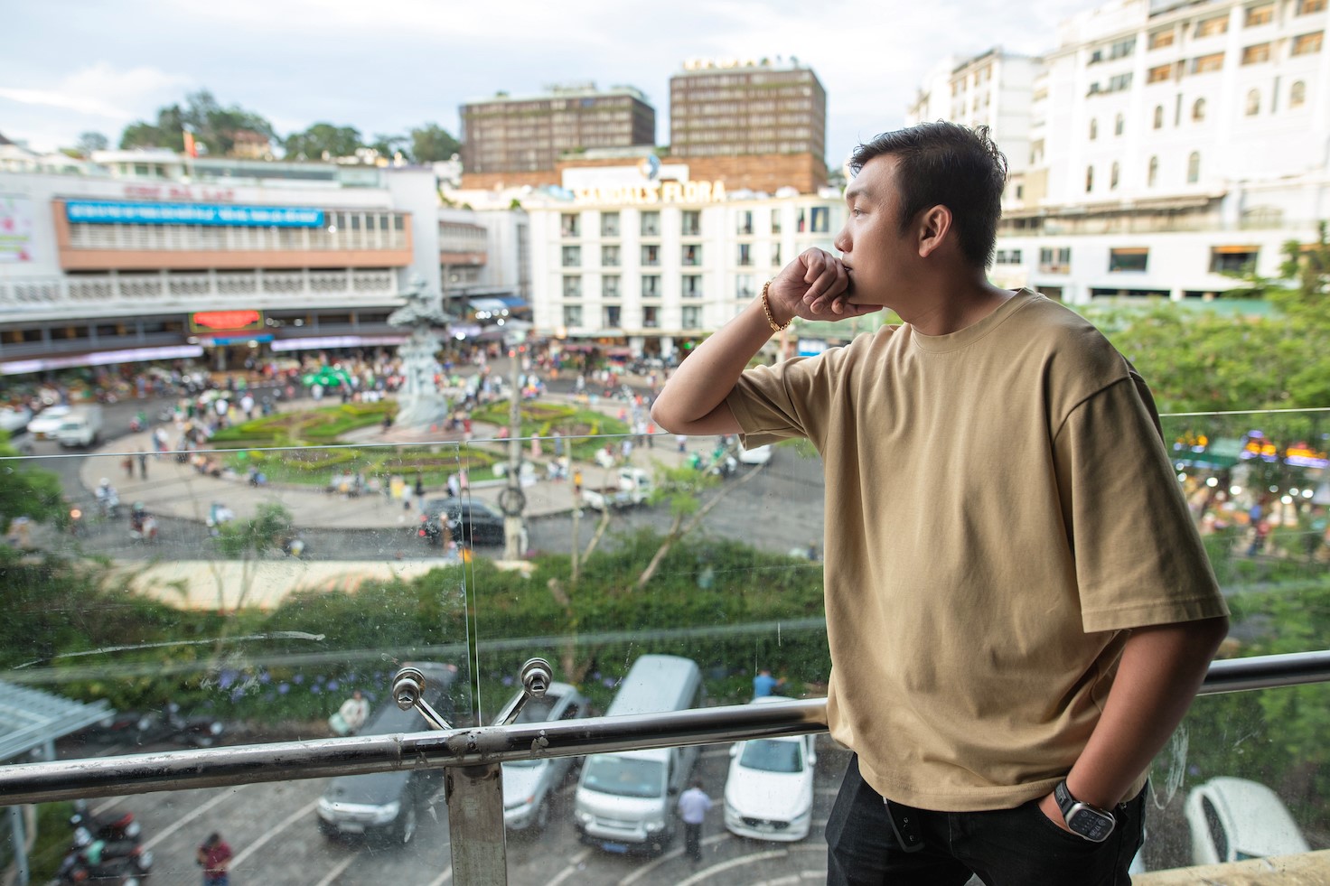 Lâm Khánh Dương được nhiều bạn trẻ biết đến, mỗi clip anh làm thường được ghé thăm, ghi chú mỗi khi họ có dịp muốn khám phá Đà Lạt.