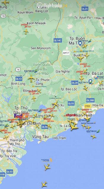 Hàng trăm chuyến bay bị ảnh hưởng do mưa dông tại sân bay Tân Sơn Nhất - 1