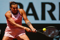 Thể thao - Pha bóng hiếm thấy ở Roland Garros: Bóng chạm lưới 3 lần, trái tay "cháy sân"