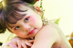 Người mẫu - Hoa hậu - Mẫu nhí 3 tuổi chuyên nghiệp trong bộ ảnh mới