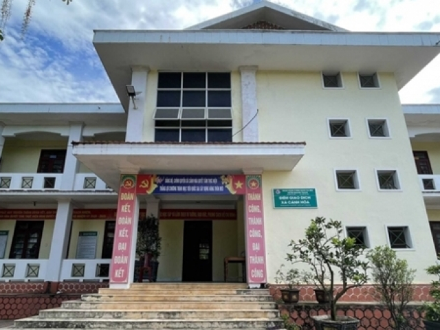 Tin tức trong ngày - Xử lý việc cán bộ xã đóng cửa trụ sở để đi xem bóng chuyền