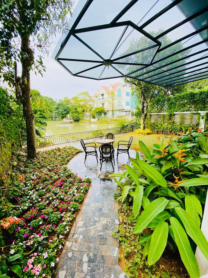 Nữ diễn viên miền Bắc có biệt thự 60 tỷ, mùa hè sung sướng trốn nóng trong bể bơi "resort tại gia" - 12