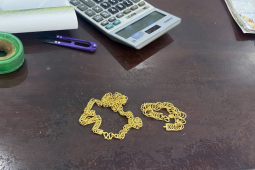 Pháp luật - Chủ tiệm nhanh trí bắt kẻ đánh tráo 1,5 lượng vàng giả