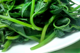 Thị trường - Tiêu dùng - Thứ ở Việt Nam ra chợ là có, ở Nhật là "rau trường thọ" giá tiền triệu một mớ