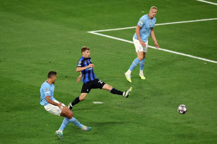 Video bóng đá Man City - Inter Milan: Người hùng tỏa sáng, vỡ òa &#34;ăn 3&#34; (Chung kết Cúp C1) - 3