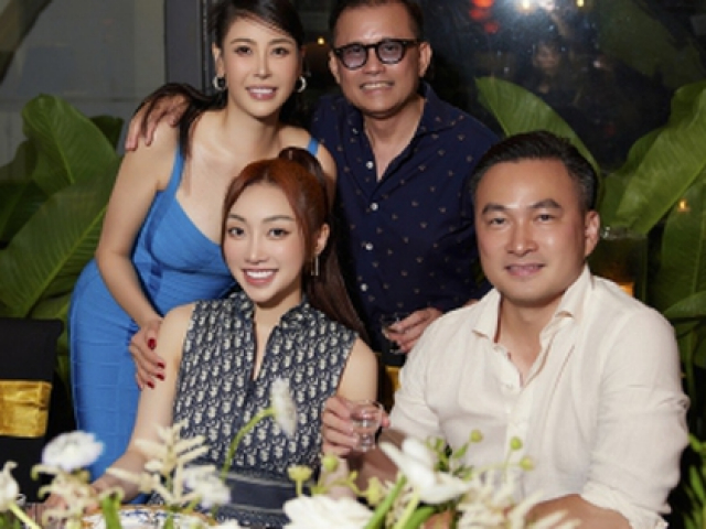 Đời sống Showbiz - Mời dàn sao tới dự sinh nhật, hoa hậu Hà Kiều Anh hé lộ thêm cơ ngơi khủng ngoài căn biệt thự 400 tỷ chuẩn 'vua chúa', penthouse 500m² cực lộng lẫy