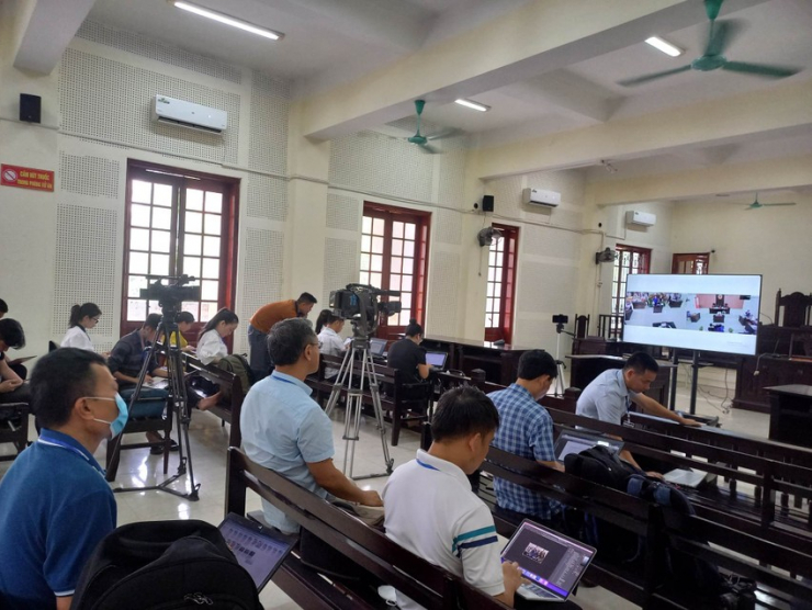 Đang phúc thẩm vụ cô giáo Dung ở Nghệ An bị phạt 5 năm tù - 4