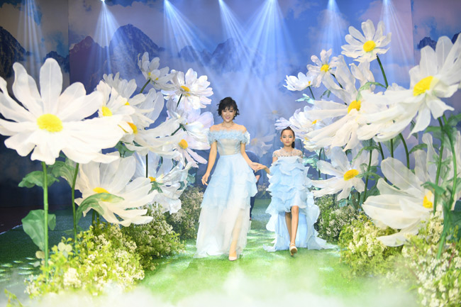 Người mẫu nhí tự tin xuất thần trên sàn diễn Vietnam Kids Fashion Week 2023 - 6