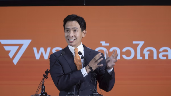 Ông Pita Limjaroenrat (42 tuổi), lãnh đạo đảng Tiến bước Thái Lan, một nhân vật được cho là “có sức ảnh hưởng trên mạng internet”.
