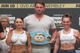 Thể thao - Nữ võ sỹ chỉ vẽ sơn lên người làm fan "ngẩn ngơ", khán giả Thái Lan đấm Tyson Fury