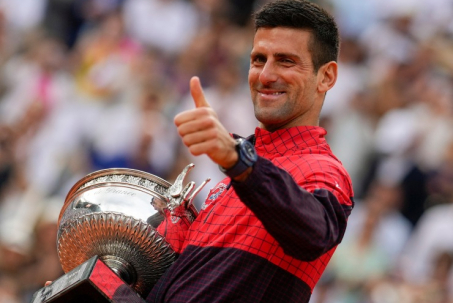 Djokovic xin lỗi vì "hành hạ" HLV, vô địch Roland Garros khó nhất sự nghiệp