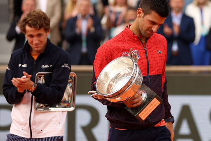Casper Ruud đã chơi rất nỗ lực nhưng không thể ngăn cản Novak Djokovic lần thứ 3 vô địch Roland Garros và lập kỷ lục giành 23 Grand Slam đơn nam