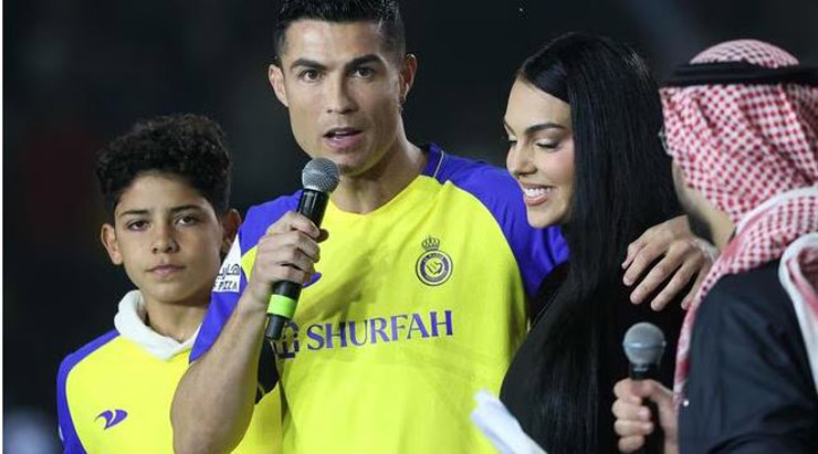 Ronaldo và bạn gái Georgina Rodriguez bị nghi rạn nứt tình cảm khiến có có nguy cơ chia tay sau 7 năm gắn bó kể từ khi quen nhau năm 2016