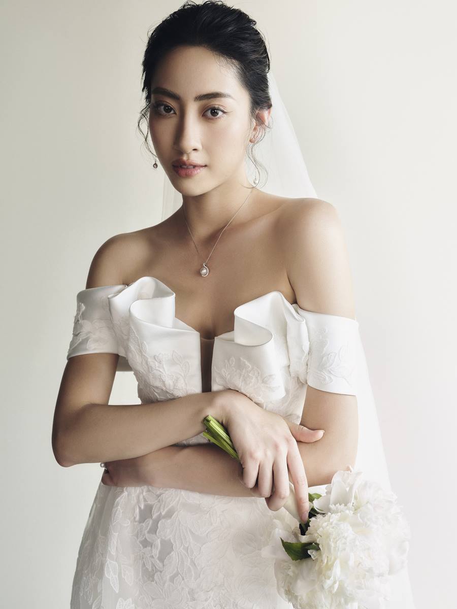 Lương Thùy Linh hóa cô dâu lộng lẫy trong thiết kế của Lê Thanh Hòa - 4