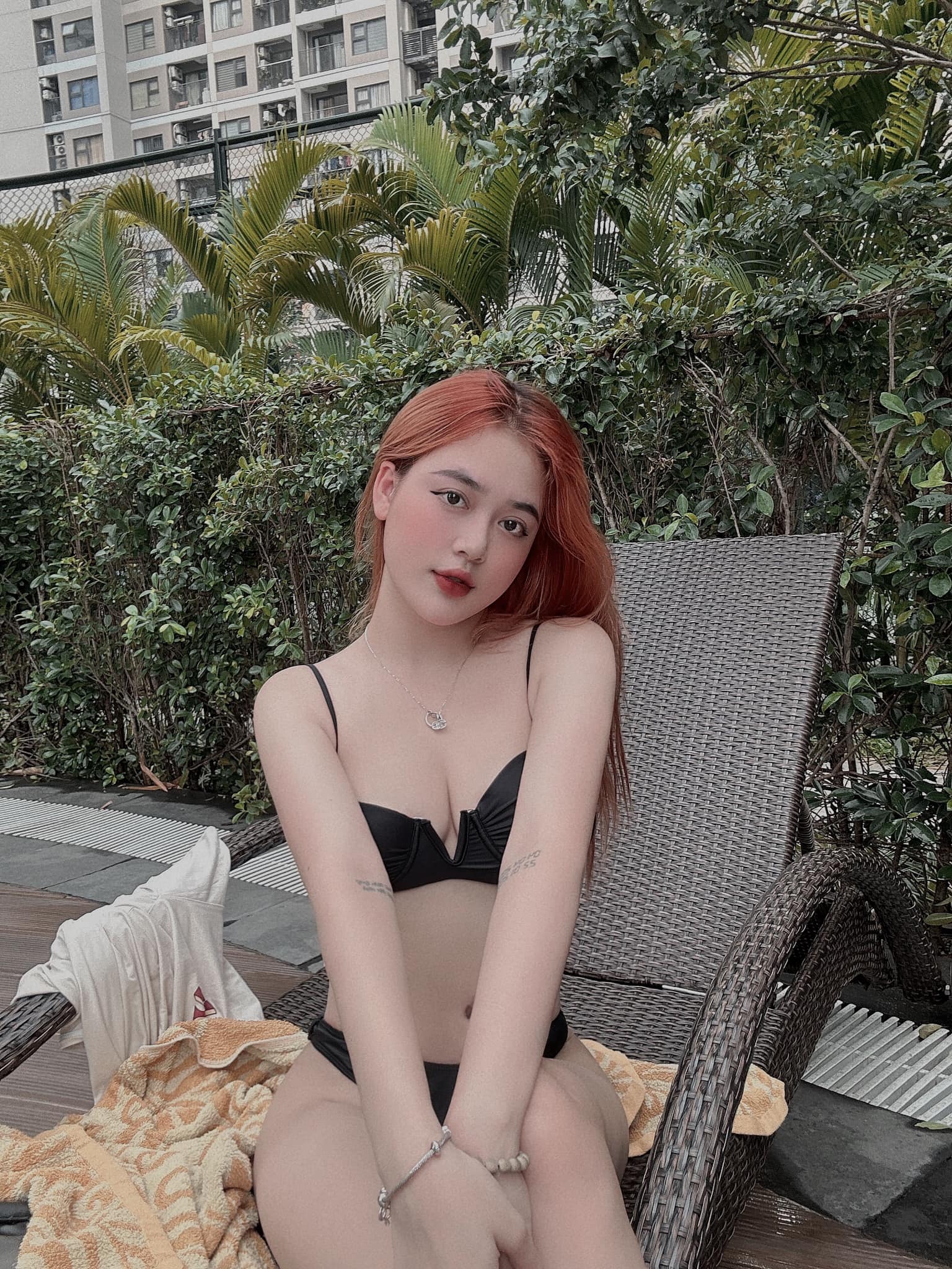 Diễm Quỳnh nhận được nhiều lời khen ngợi của dân mạng trong loạt ảnh diện bikini mới. Cô cũng khéo léo tạo dáng để tránh phản cảm.