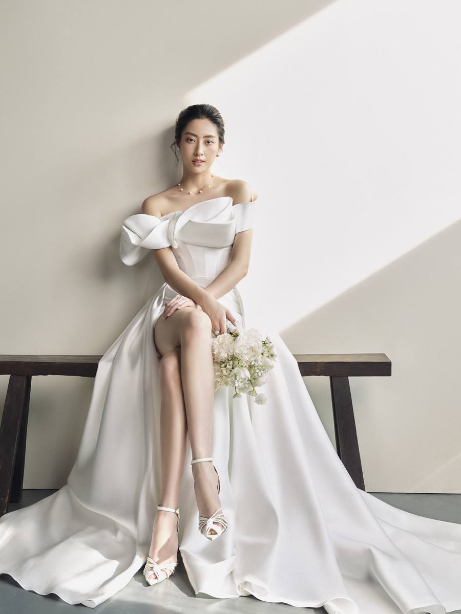 Lương Thùy Linh hóa cô dâu lộng lẫy trong thiết kế của Lê Thanh Hòa - 9