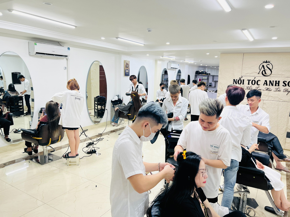 Công nghệ nối tóc Super Light uy tín tại Salon Anh Sơn
