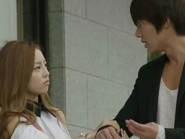 Bạn trẻ - Cuộc sống - Không đành lòng nhìn chồng theo người khác, vợ thông minh nghĩ cách để chồng ngoan ngoãn quay về