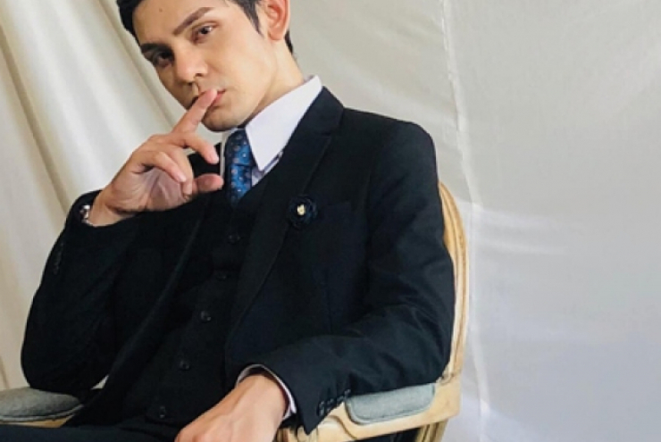 Tình yêu đồng tính trắc trở của một cựu thành viên nhóm nhạc do Hồ Ngọc Hà dẫn dắt