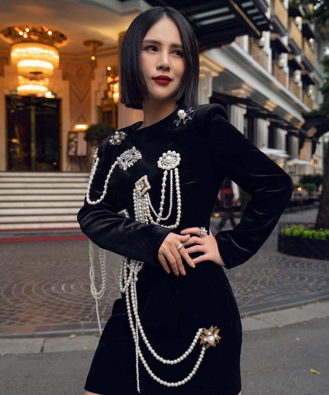 Phạm Băng Băng đeo trang sức của NTK Việt lên trang bìa Vogue - 5