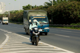 HN: Nhiều người mất mạng vì đi vào đường cấm xe máy, hàng loạt tài xế vẫn phóng vun vút