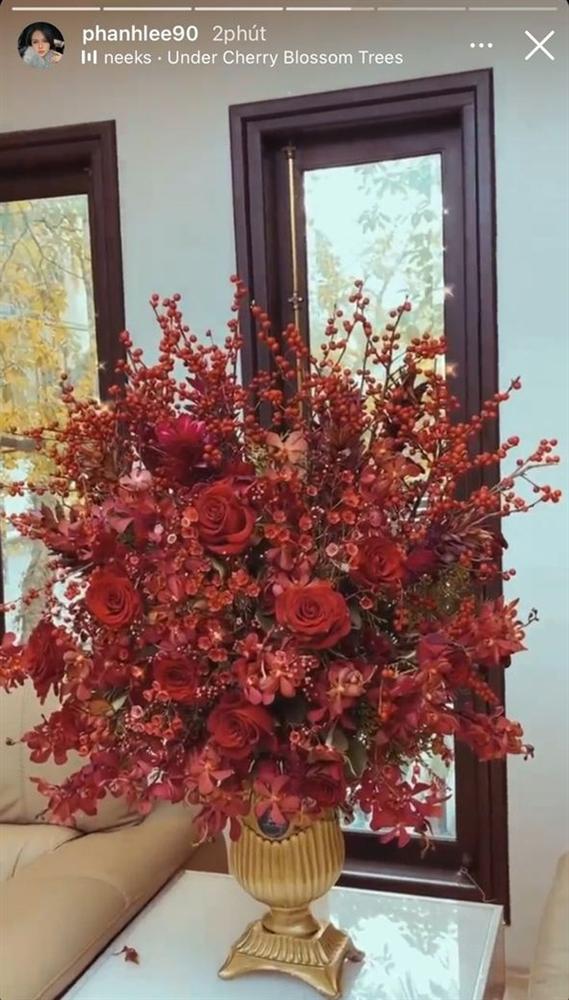 Phu nhân tập đoàn nghìn tỷ gây "sốt" khi lấy túi xách hàng trăm triệu đựng bỉm cho con, hiếm hoi tiết lộ góc biệt thự xa hoa - 4