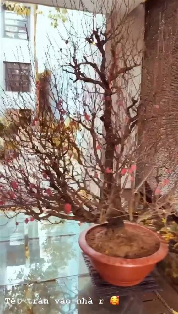 Phu nhân tập đoàn nghìn tỷ gây "sốt" khi lấy túi xách hàng trăm triệu đựng bỉm cho con, hiếm hoi tiết lộ góc biệt thự xa hoa - 5