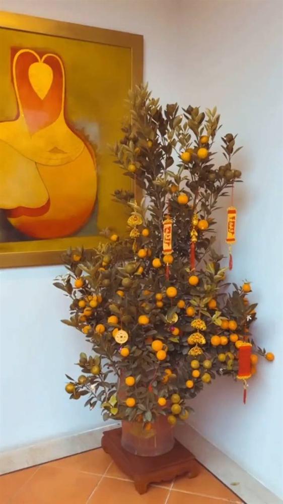 Phu nhân tập đoàn nghìn tỷ gây "sốt" khi lấy túi xách hàng trăm triệu đựng bỉm cho con, hiếm hoi tiết lộ góc biệt thự xa hoa - 6