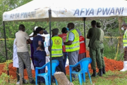 Thế giới - Hơn 300 tín đồ giáo phái "ngày tận thế" chết vì tuyệt thực
