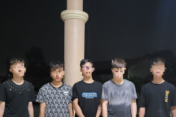 Pháp luật - 5 thanh niên bị công an tạm giữ vì cướp 3 chiếc áo phông trị giá 600 nghìn đồng