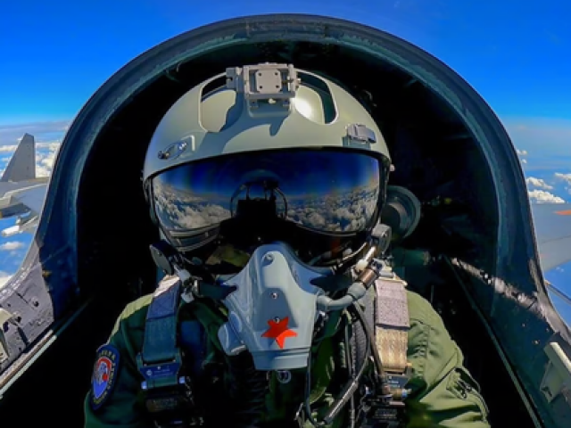 Thế giới - Mỹ tung đòn "khóa cánh" phi công quân sự Trung Quốc