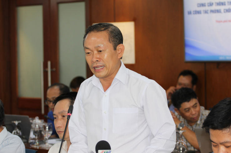Ông Nguyễn Văn Khuôn, Trưởng Phòng Y tế TP Thủ Đức, thông tin tại buổi họp báo