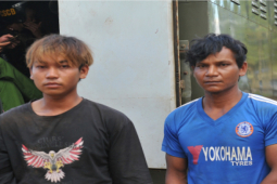 Tin tức trong ngày - Bàn giao 3 người bị bắt làm con tin trong vụ tấn công trụ sở UBND xã