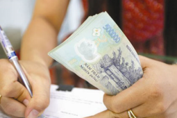 Tin tức trong ngày - Tăng phụ cấp của trưởng thôn, tổ trưởng dân phố từ 1/8