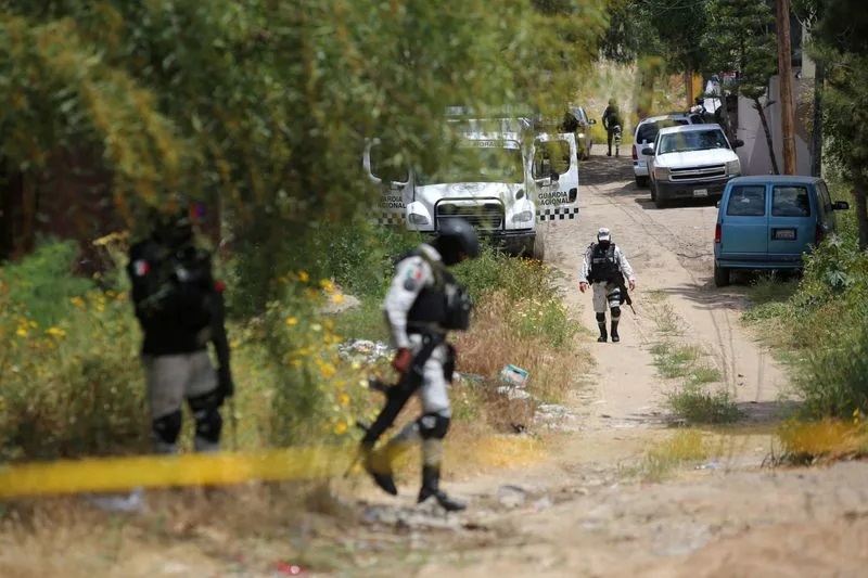 Sau khi tịch thu 1.700 khẩu súng của các băng đảng tội phạm, thị trưởng thành phố Tijuana bị dọa giết. Ảnh minh họa: Reuters