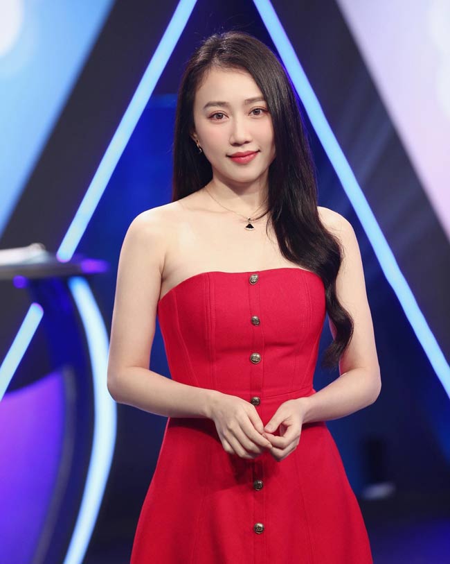 Cô nàng nỗ lực không ngừng trong việc trau dồi kinh nghiệm diễn xuất, sẵn sàng lăn xả ở cả những vai phụ.&nbsp;
