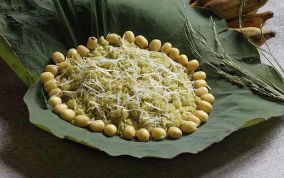 Xôi cốm hạt sen vẫn là ẩm thực được nhiều người lựa chọn trong dịp Trung Thu hàng năm