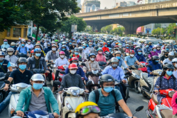 Hà Nội lại tính cấm xe máy tại 12 quận