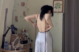 Thời trang - Cô gái Việt cao "3 mét bẻ đôi" trong clip "mặc váy ngủ đi hẹn hò" nhận ý kiến trái chiều